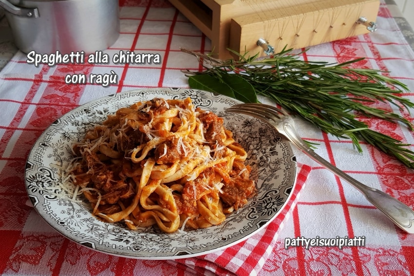 spaghetti alla chitarra mit ragù