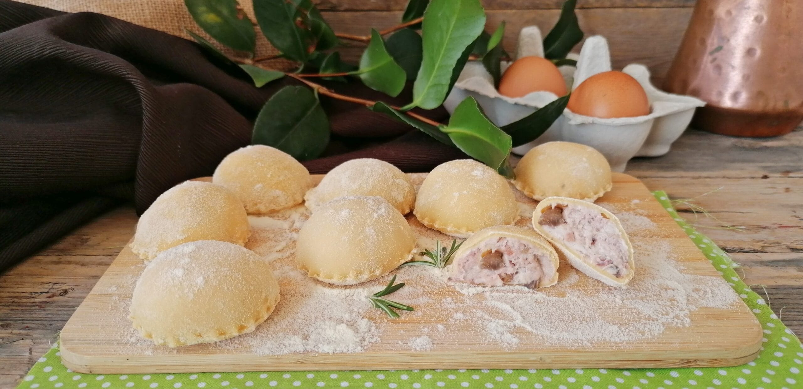 RAVIOLI MIT RICOTTA, PILZEN UND WÜRSTCHEN – eine köstliche Füllung