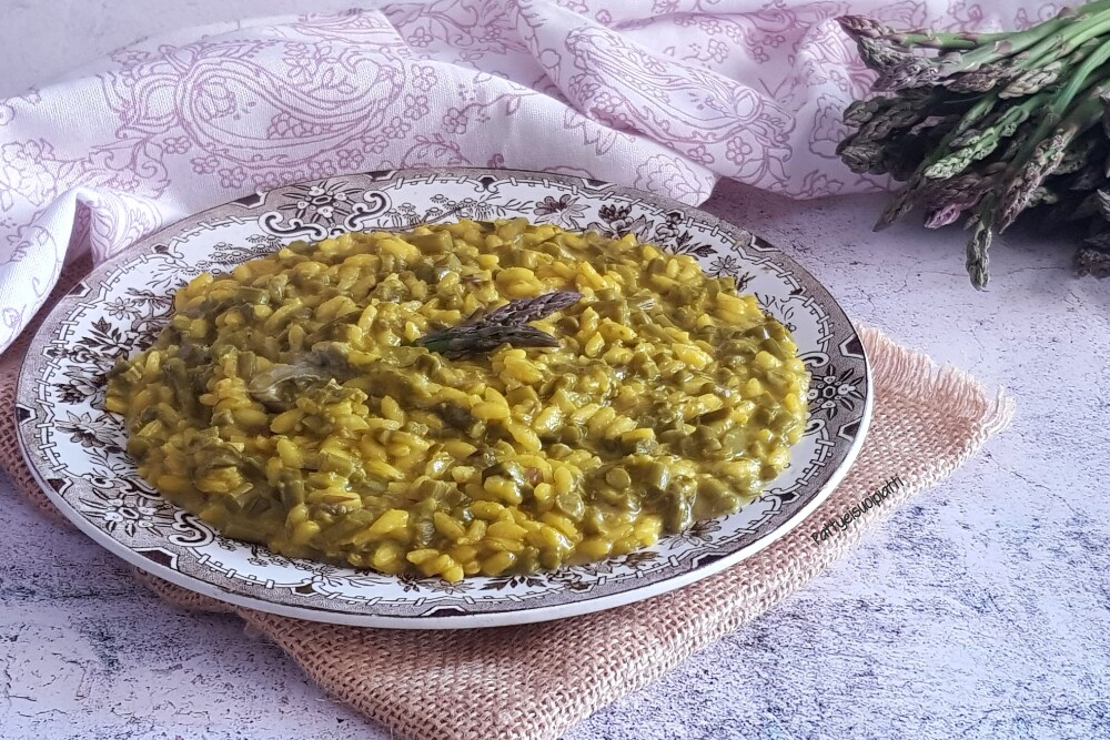 risotto allo zafferano con asparagi e gorgonzola
