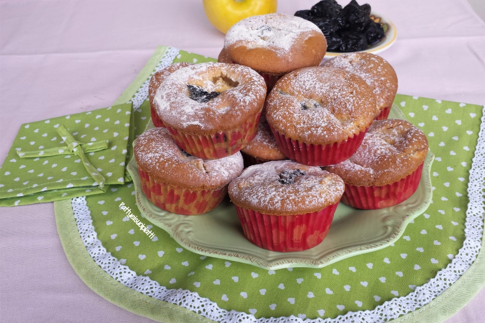 muffins mit pflaumen und äpfeln