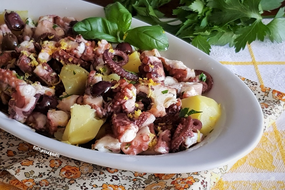 Tintenfischsalat mit Kartoffeln und Oliven