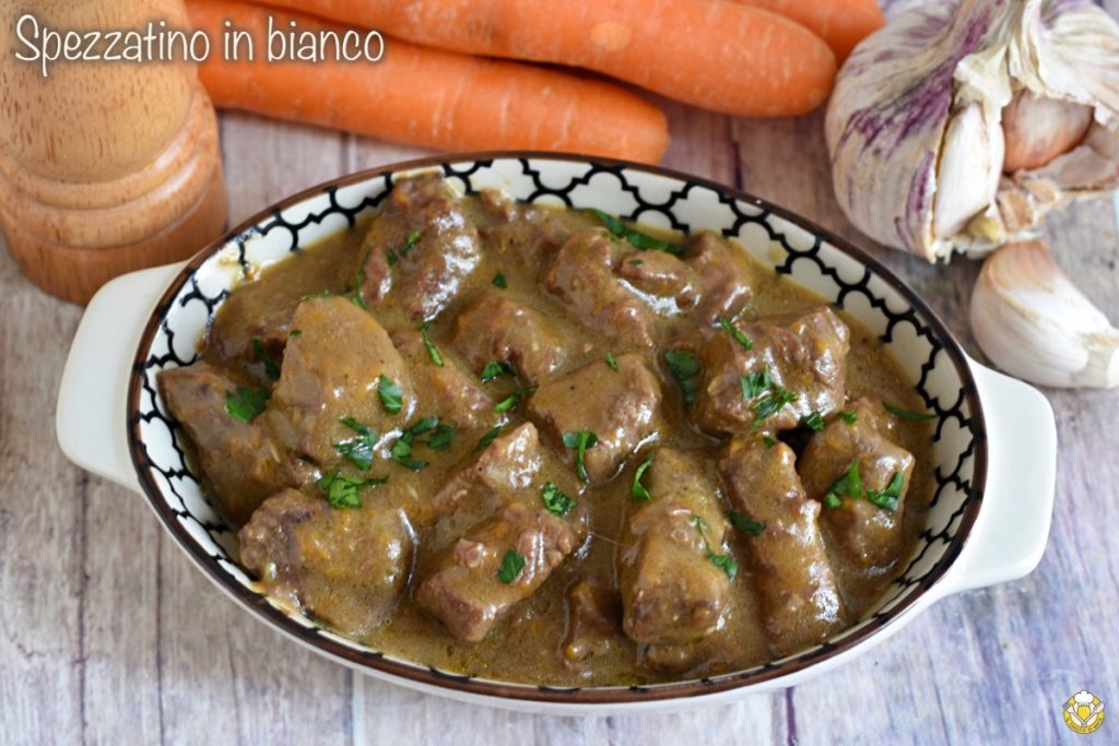 sehr zarter Rinderschmorbraten in Weiß, cremig ohne Kartoffeln, perfektes Rezept für langsames Garen il chicco di mais