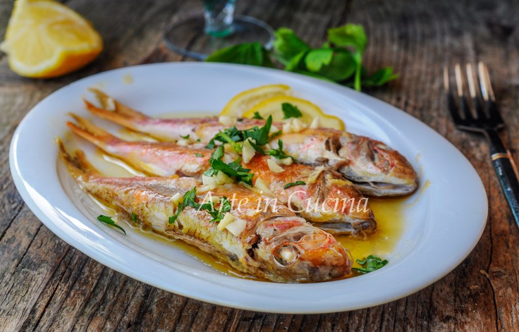 Rotbarben mit Zitrone in der Pfanne einfaches und schnelles Rezept