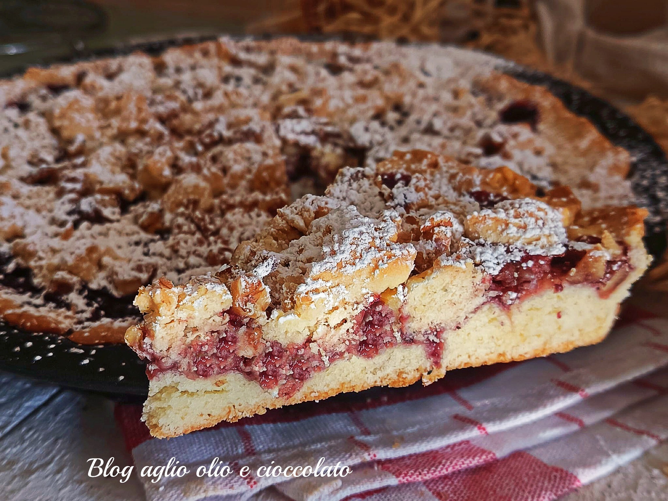 SBRÖSELKUCHEN MIT MÜRBETEIG AUS EIWEISS IN HEISSLUFTFRITTEUSE