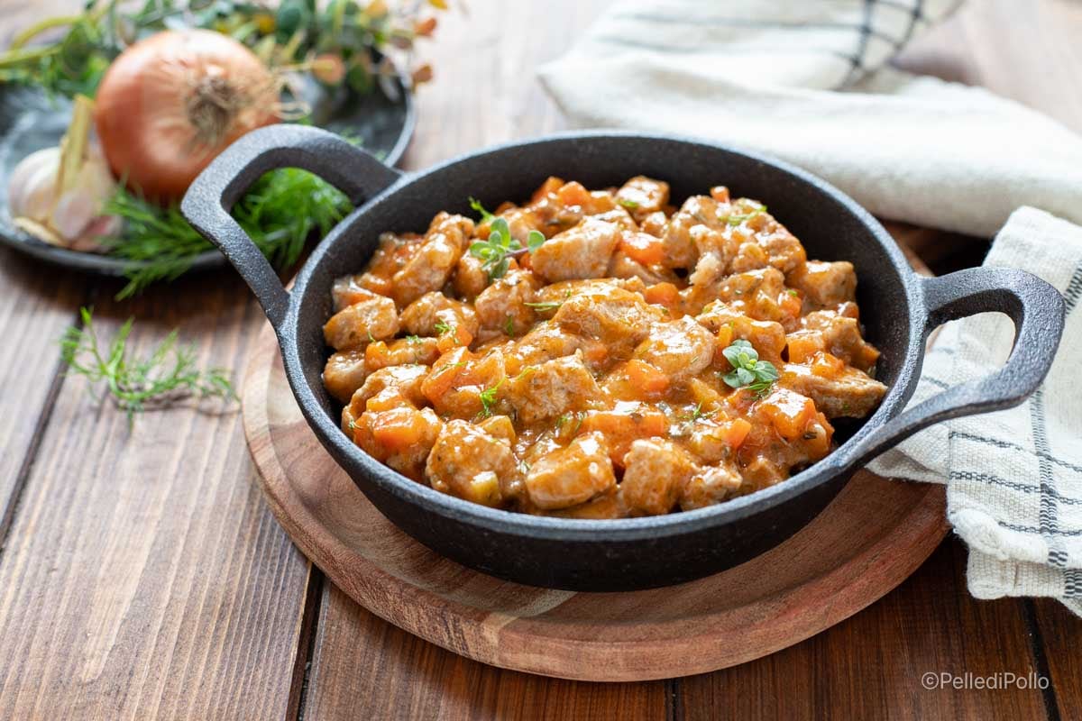 Schweinegulasch in Porchetta