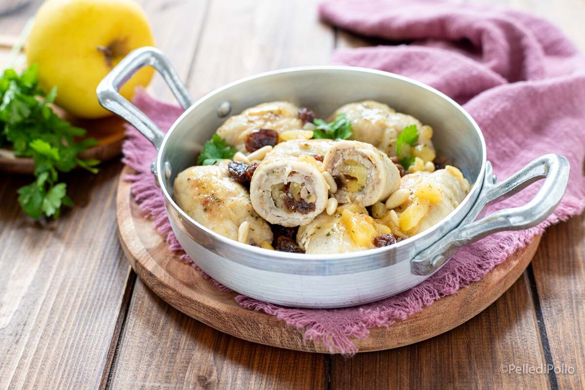 Schweineröllchen mit Äpfeln und Rosinen