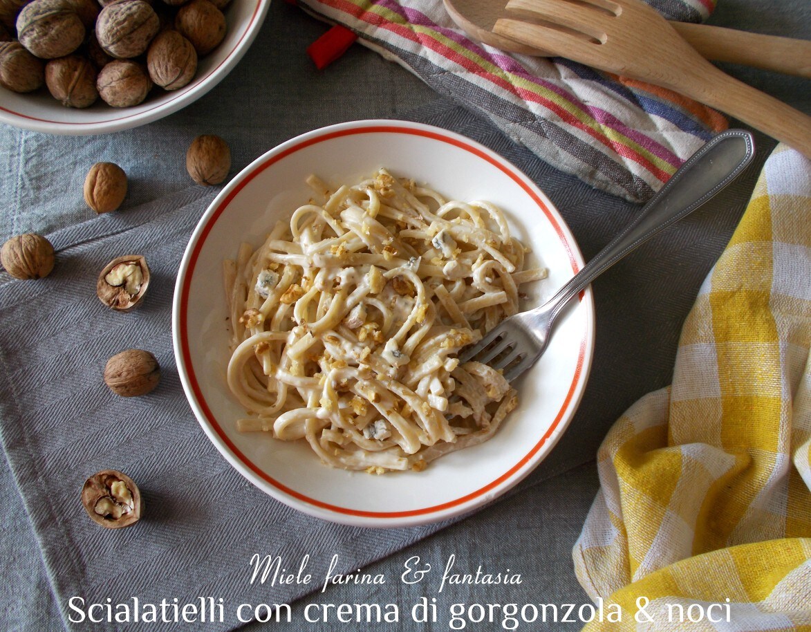 Scialatielli mit Gorgonzola-Creme und Walnüssen