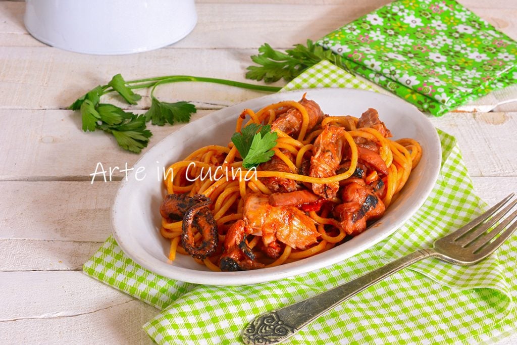 Spaghetti Meeresfrüchte in Rot