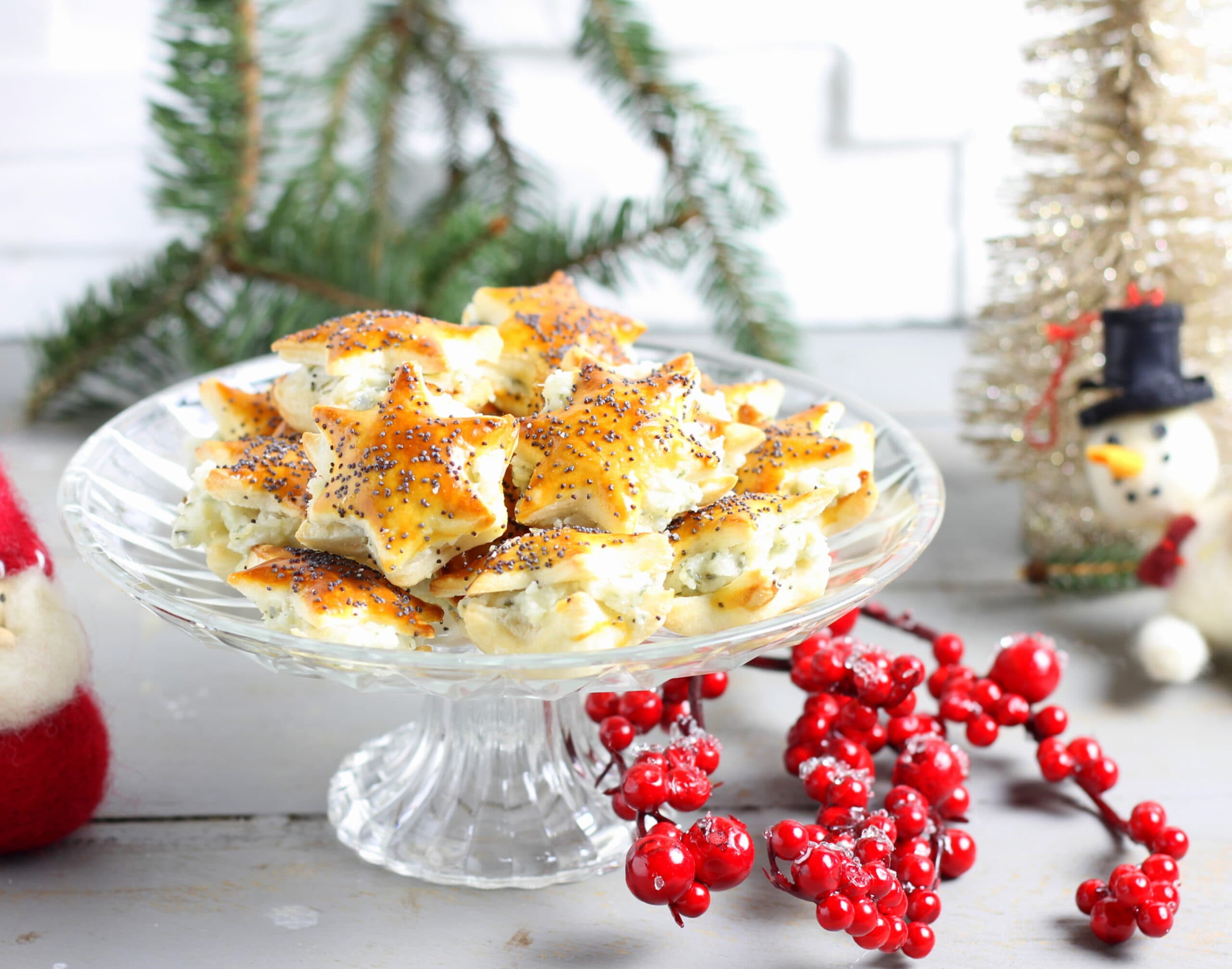 Blätterteig-Sterne mit Birnen und Gorgonzola
