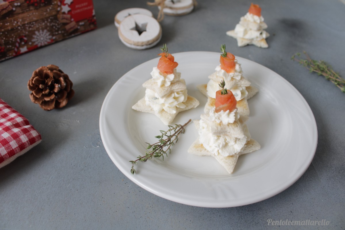 Sternchen aus Toastbrot und Lachs