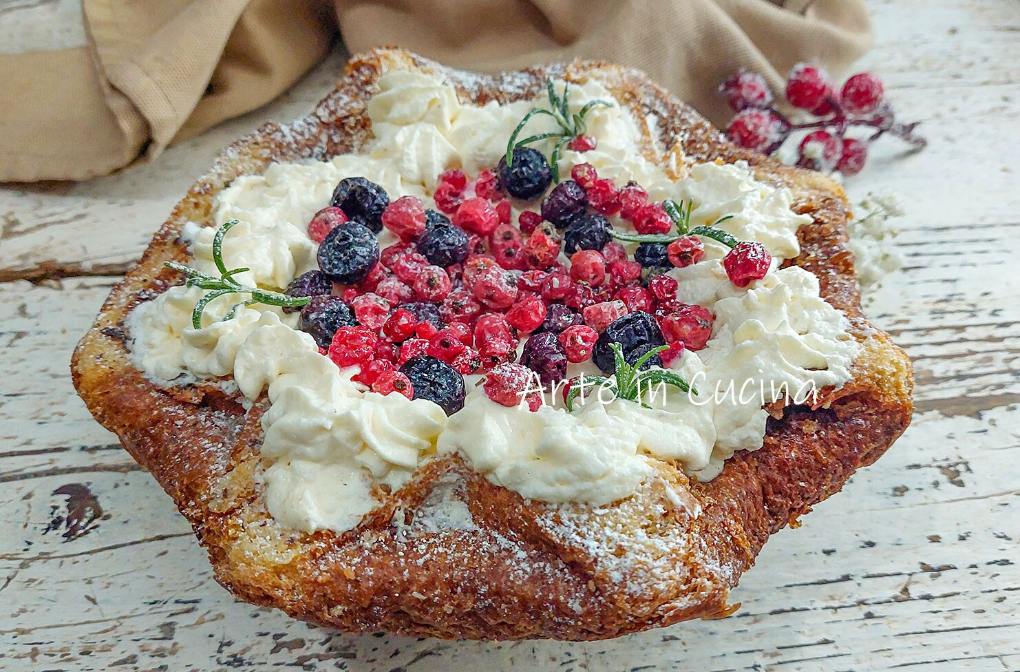 PANDORO-STERN mit DIPLOMATIKCREME
