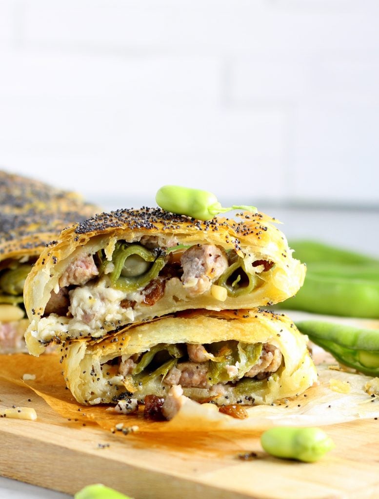 Herzhafter Strudel mit Favabohnenhülsen