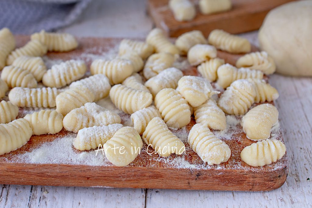 Strangulaprievete neapolitanische Gnocchi