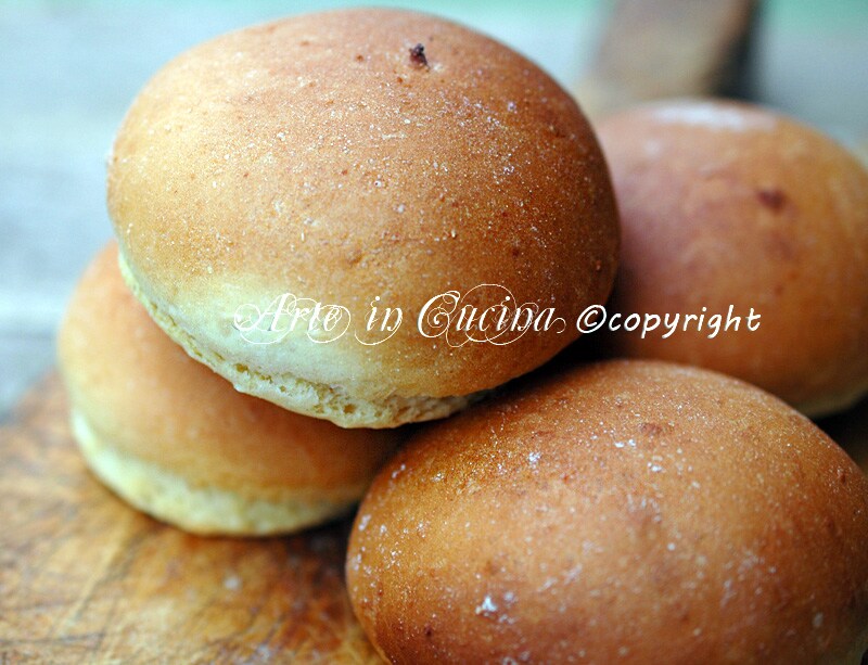 Süße Brötchen mit Öl