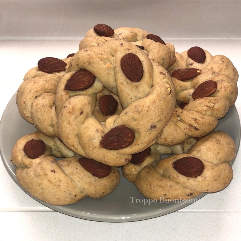 taralli sugna e pepe ricetta tradizionale