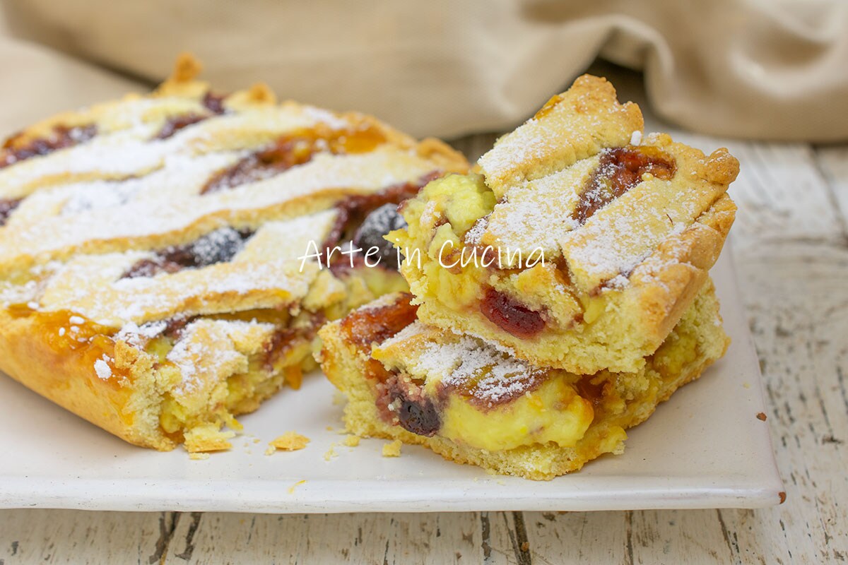 TARTE mit CREME und Sauerkirschen