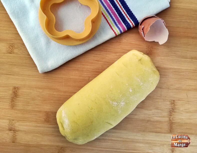 MÜRBETEIG MIT REISMEHL
