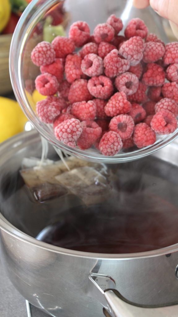 tiefgefrorene Himbeeren