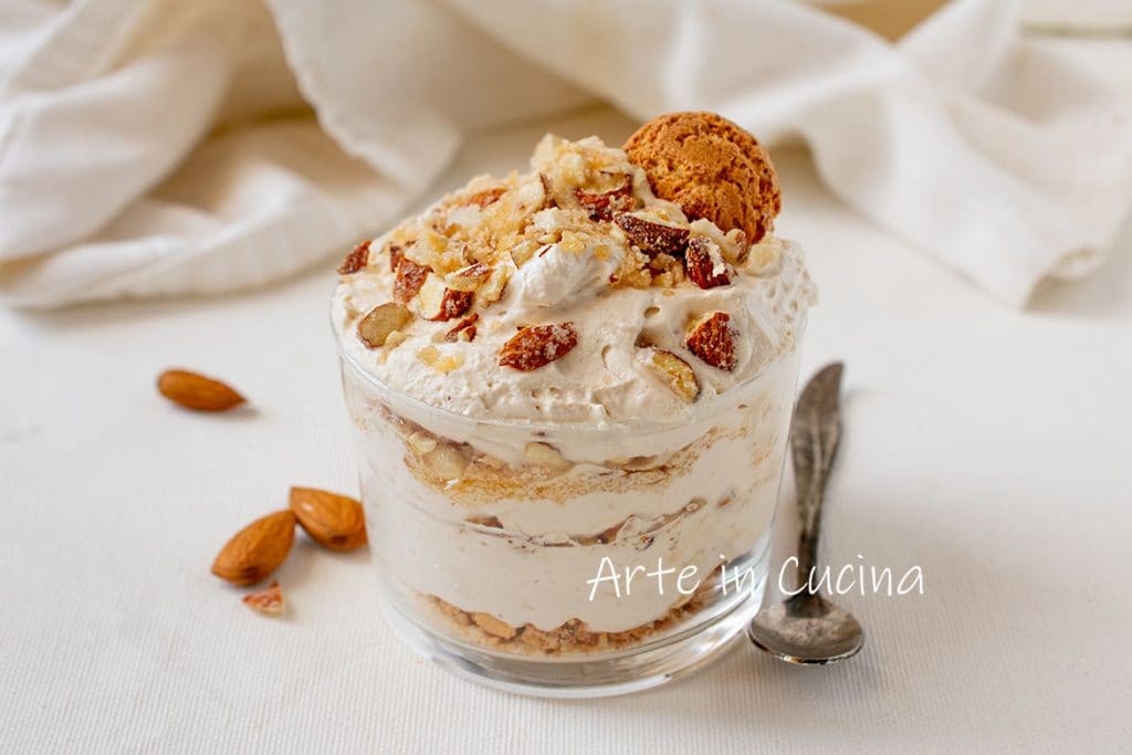 Tiramisù mit Mandeln und Amaretti