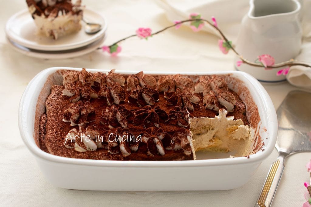 TIRAMISÙ MIT SAHNE UND MASCARPONE MIT PAVESINI