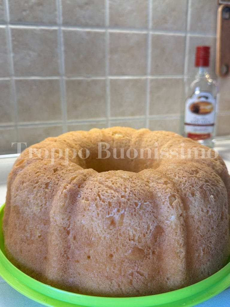 Gugelhupf-Babà Kuchen
