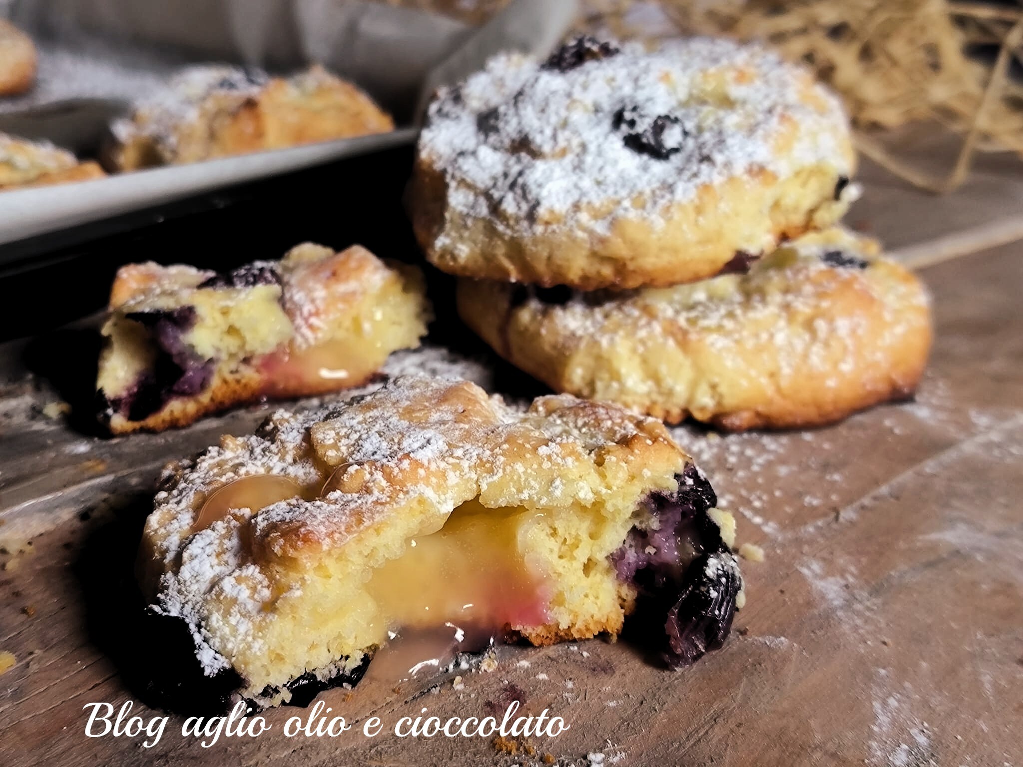 TORTE MIT ZITRONENCREME UND HEIDELBEEREN