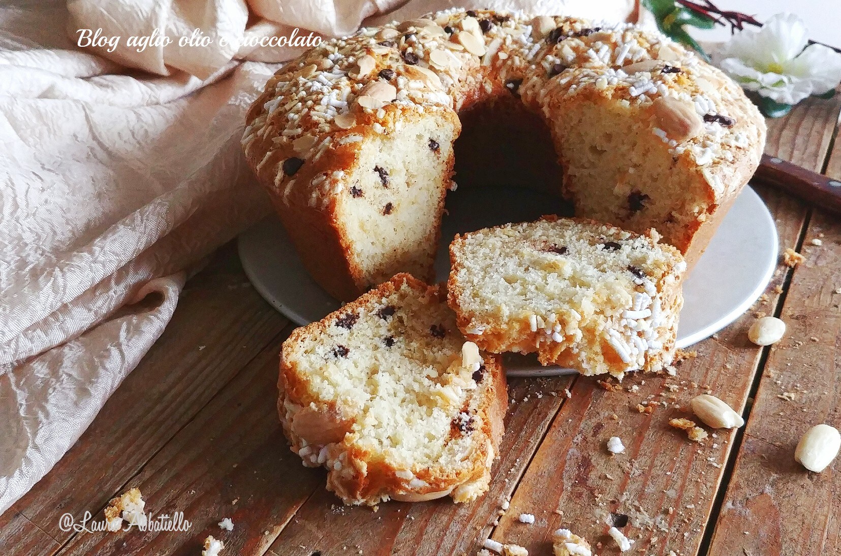 WEICHER KUCHEN MIT SCHOKOSTÜCKCHEN UND RICOTTA, BIMBY OHNE BUTTER MIT EIWEISS: EINE WOLKE DER FREUDE, DIE AUCH KINDERN GEFALLEN WIRD