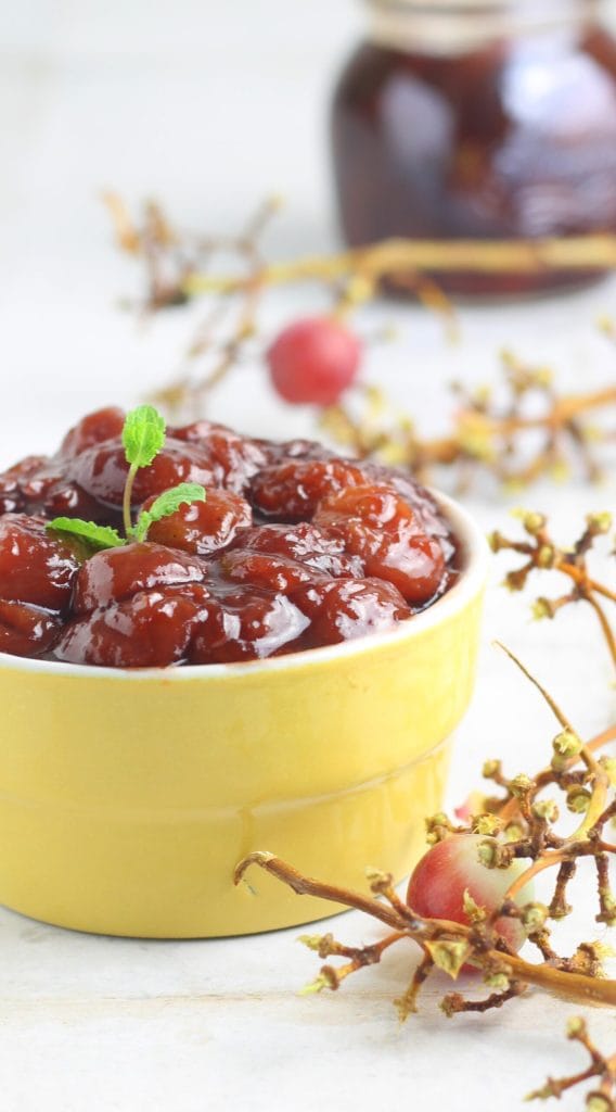 Im Ofen gebackenes Trauben-Chutney