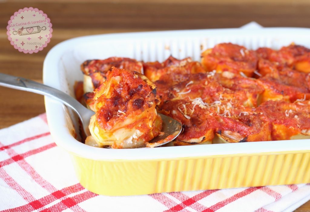 überbackene gefüllte Lasagnerollen