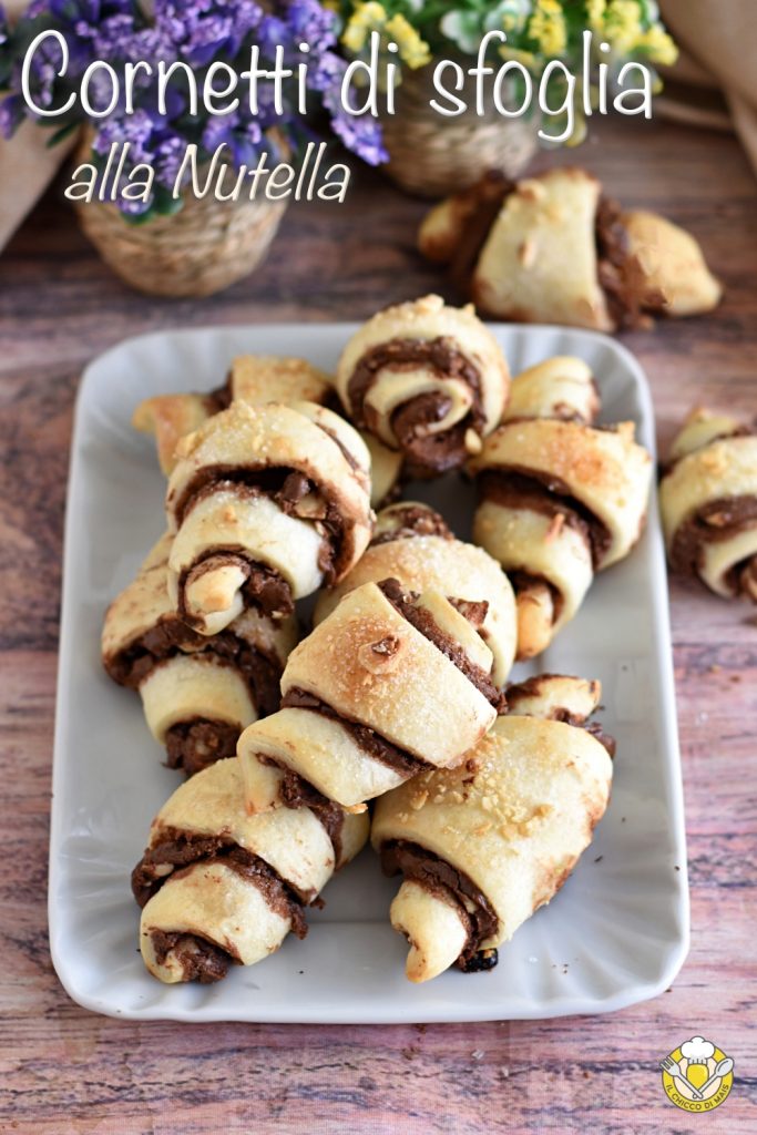 v_ Blätterteighörnchen mit Nutella, schnelle süße Snacks mit Blätterteig, nur 2 Zutaten in 15 Minuten il chicco di mais