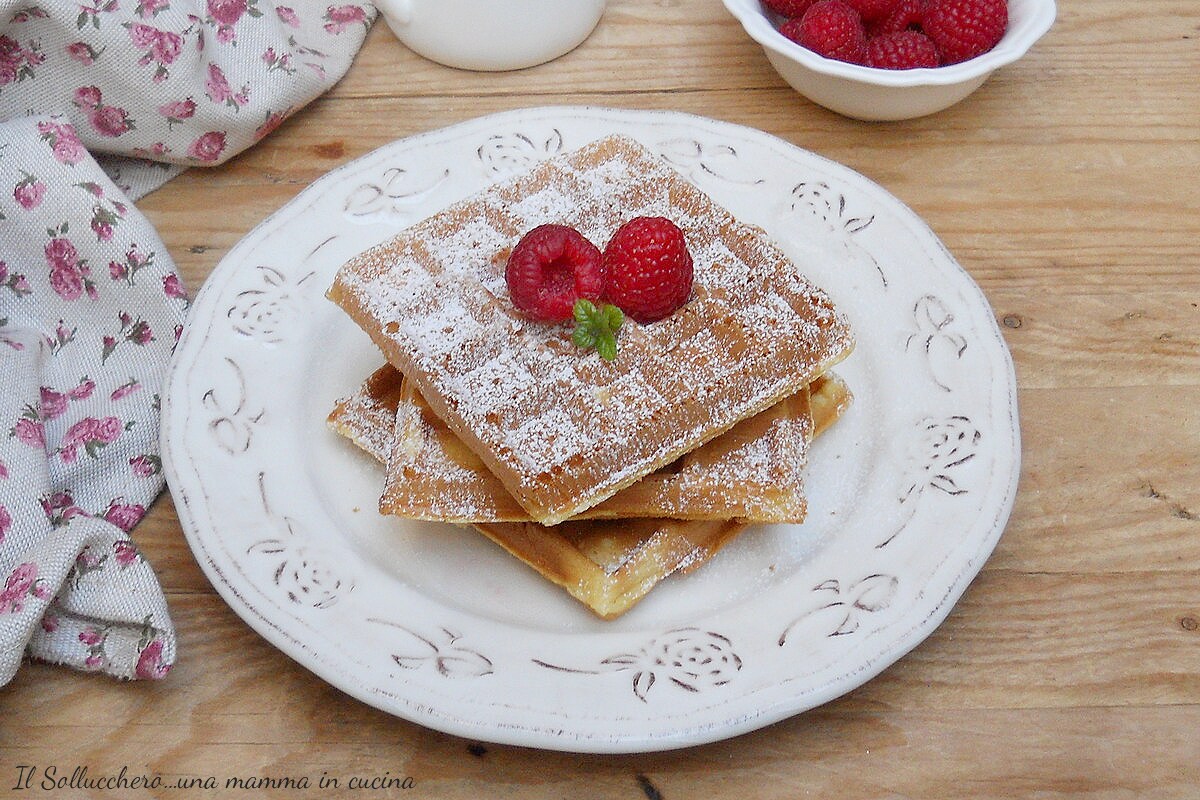 Einfache und schnelle Waffeln, in 5 Minuten zubereitet.