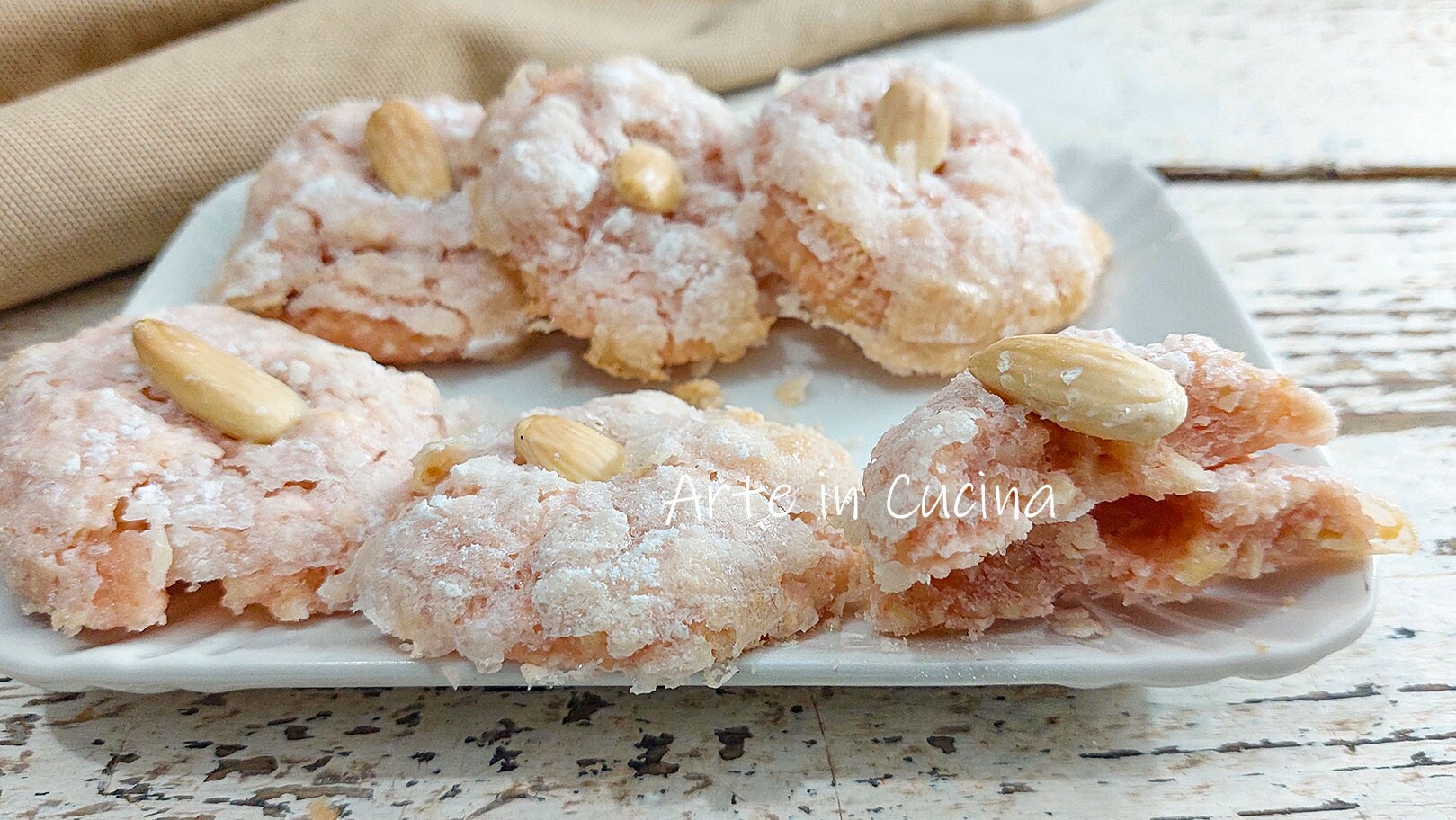 WEICHE MANDELKEKSE mit Alchermes