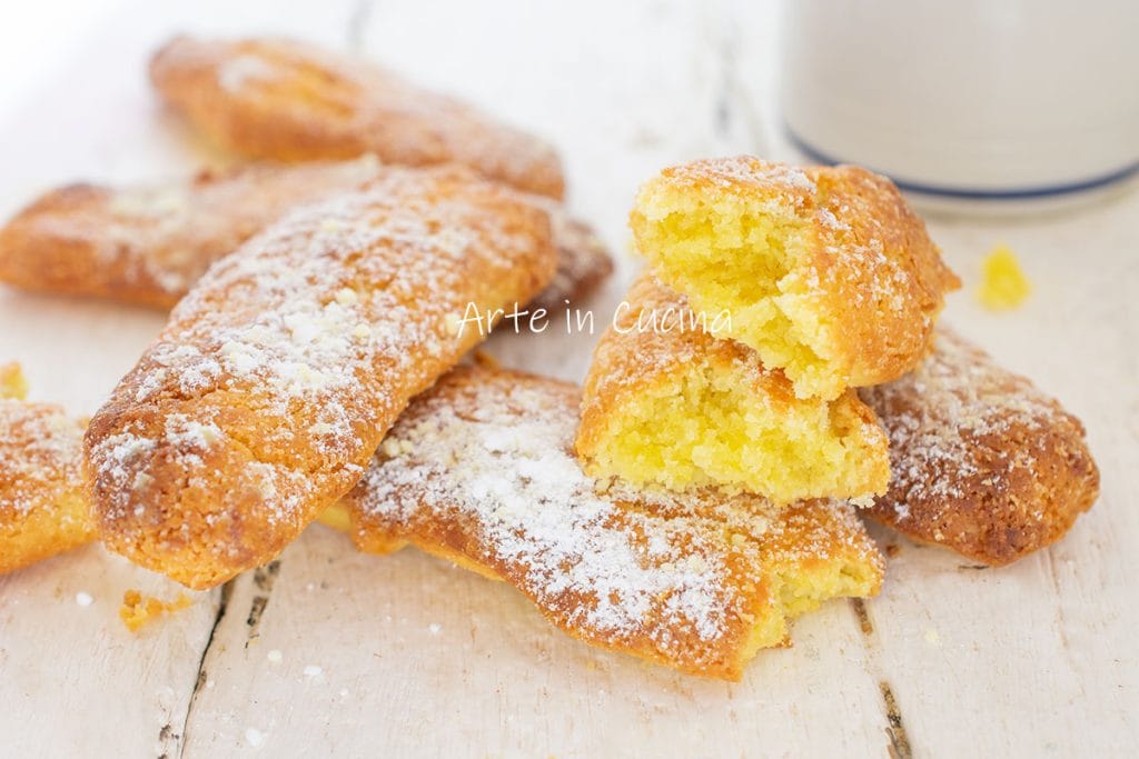 ZARTE WEIHNACHTSPLÄTZCHEN IN 10 MINUTEN