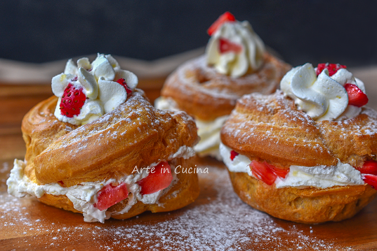 Zeppole mit Chantilly und Erdbeeren im Ofen