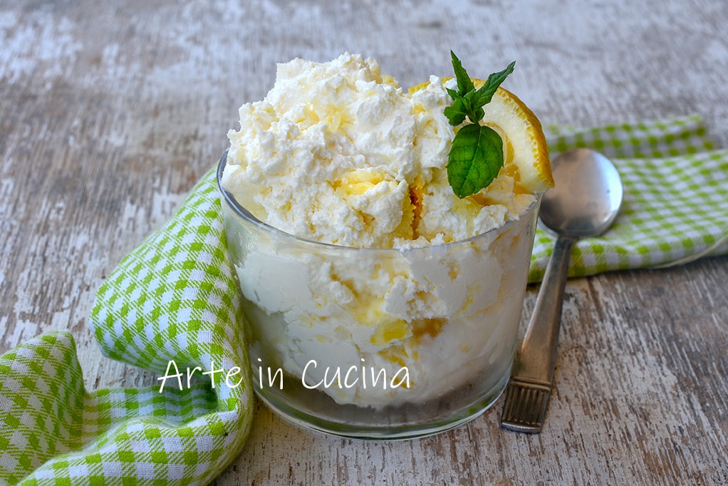 Zitronenmousse mit Ricotta