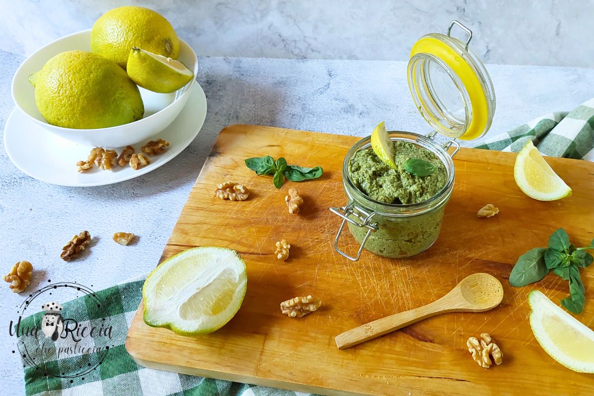 Zitronen-Basilikum-Pesto, zitronig und frisch