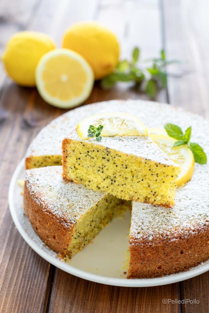 Kuchen mit Mohnsamen und Zitrone