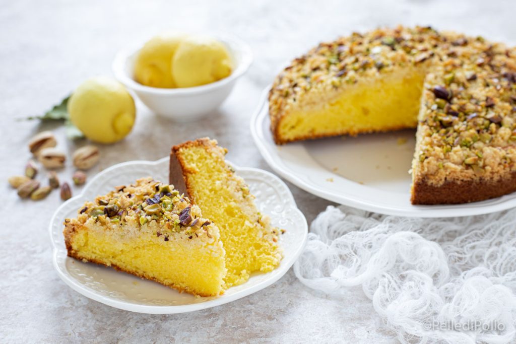 Zitronenkuchen mit Pistazien-Crumble