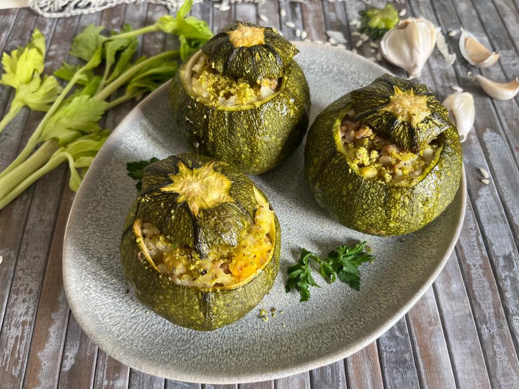 Gefüllte Runde Zucchini