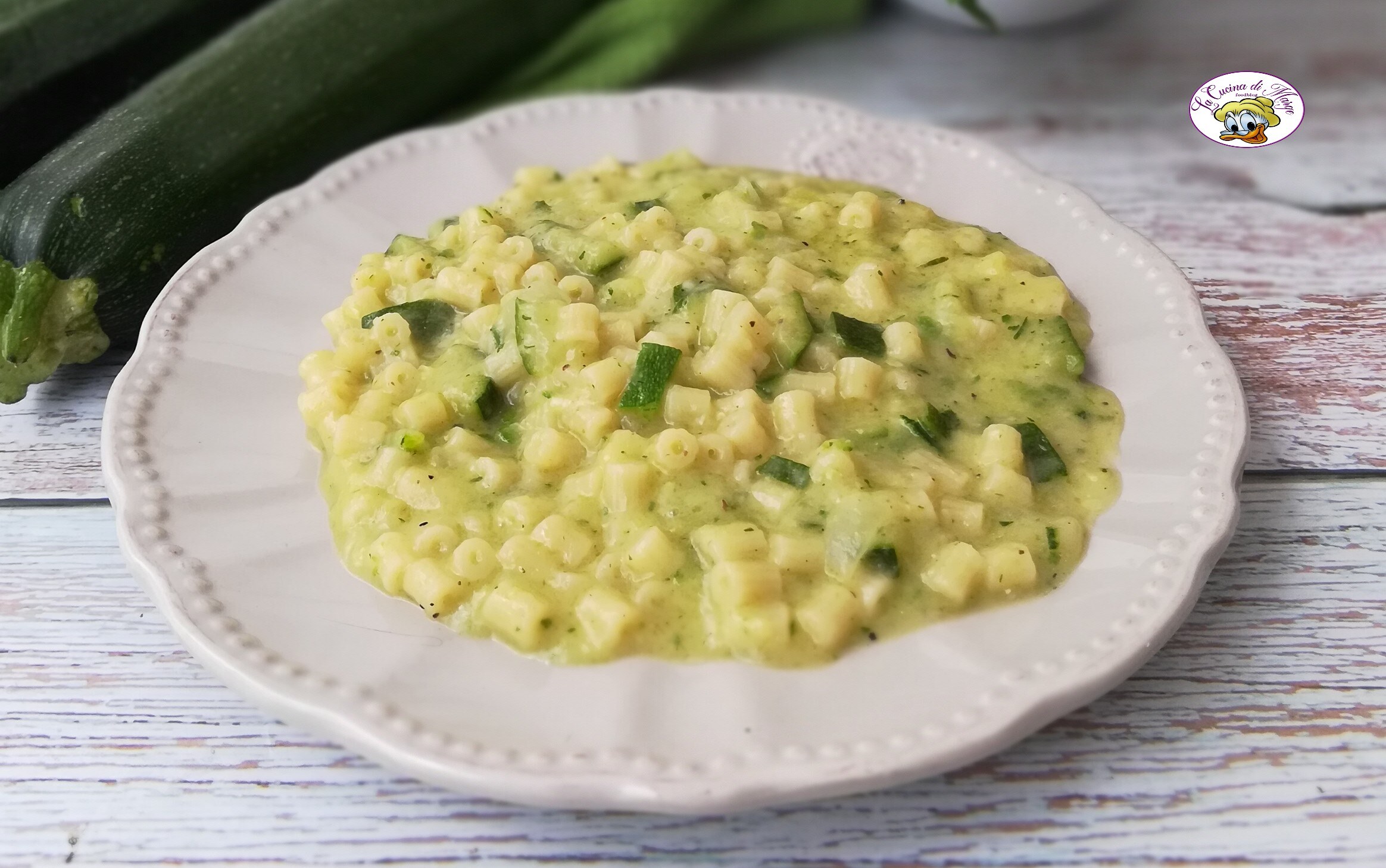 CREMIGE NUDELN MIT ZUCCHINI