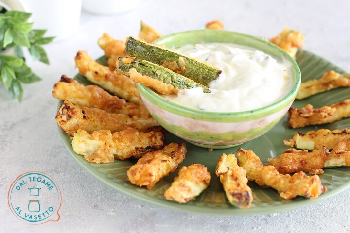 Zucchini-Stäbchen in der Heißluftfritteuse