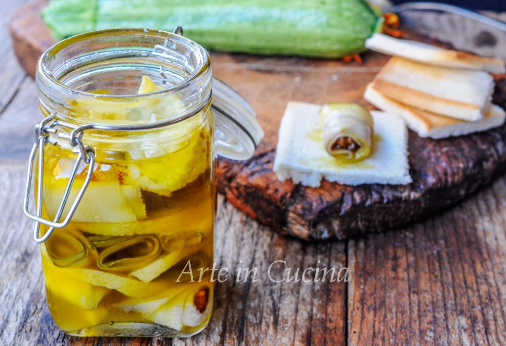 Zucchini und Nüsse in Öl Konserve für den Winter vickyart arte in cucina