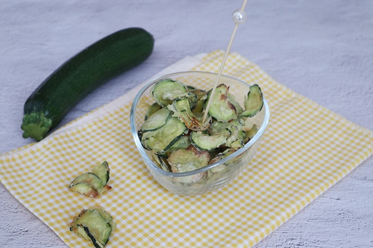 Zucchini-Chips in der Heißluftfritteuse