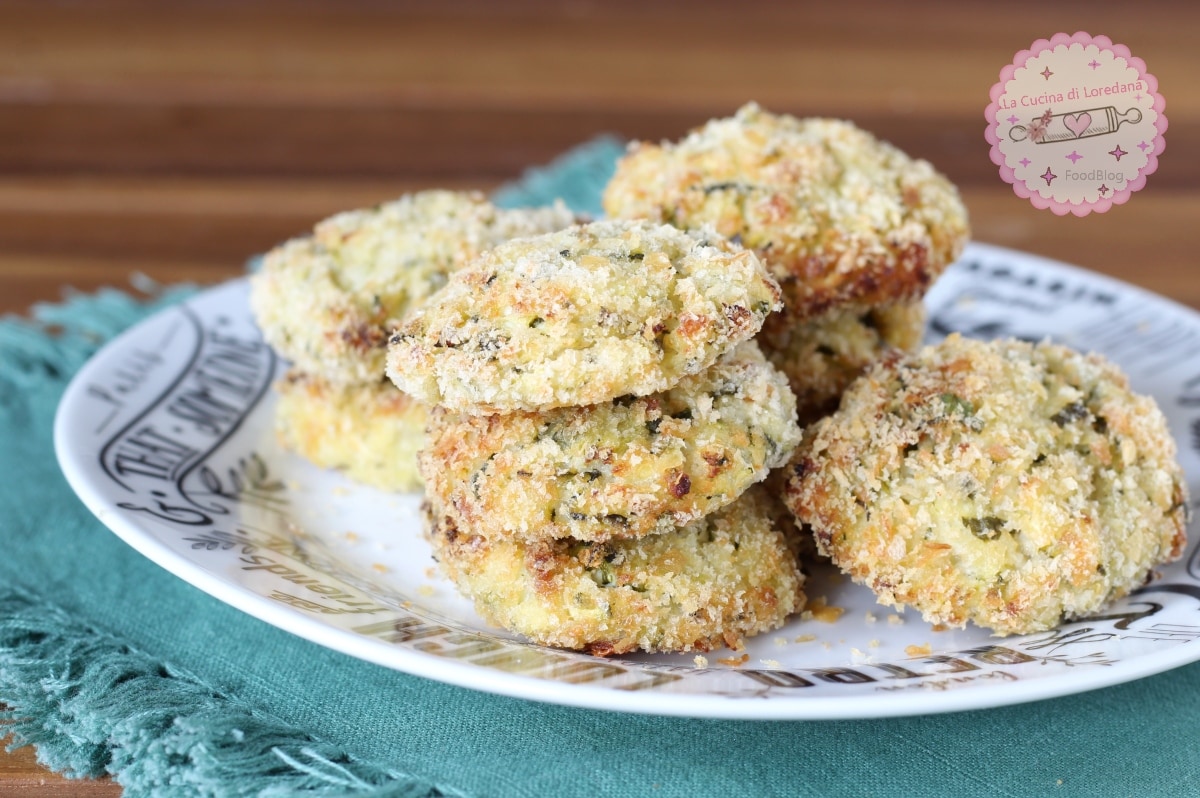KNUSPRIGE UND LECKERE ZUCCHINIFRIKADELLEN IN DER LUFTFRITTEUSE