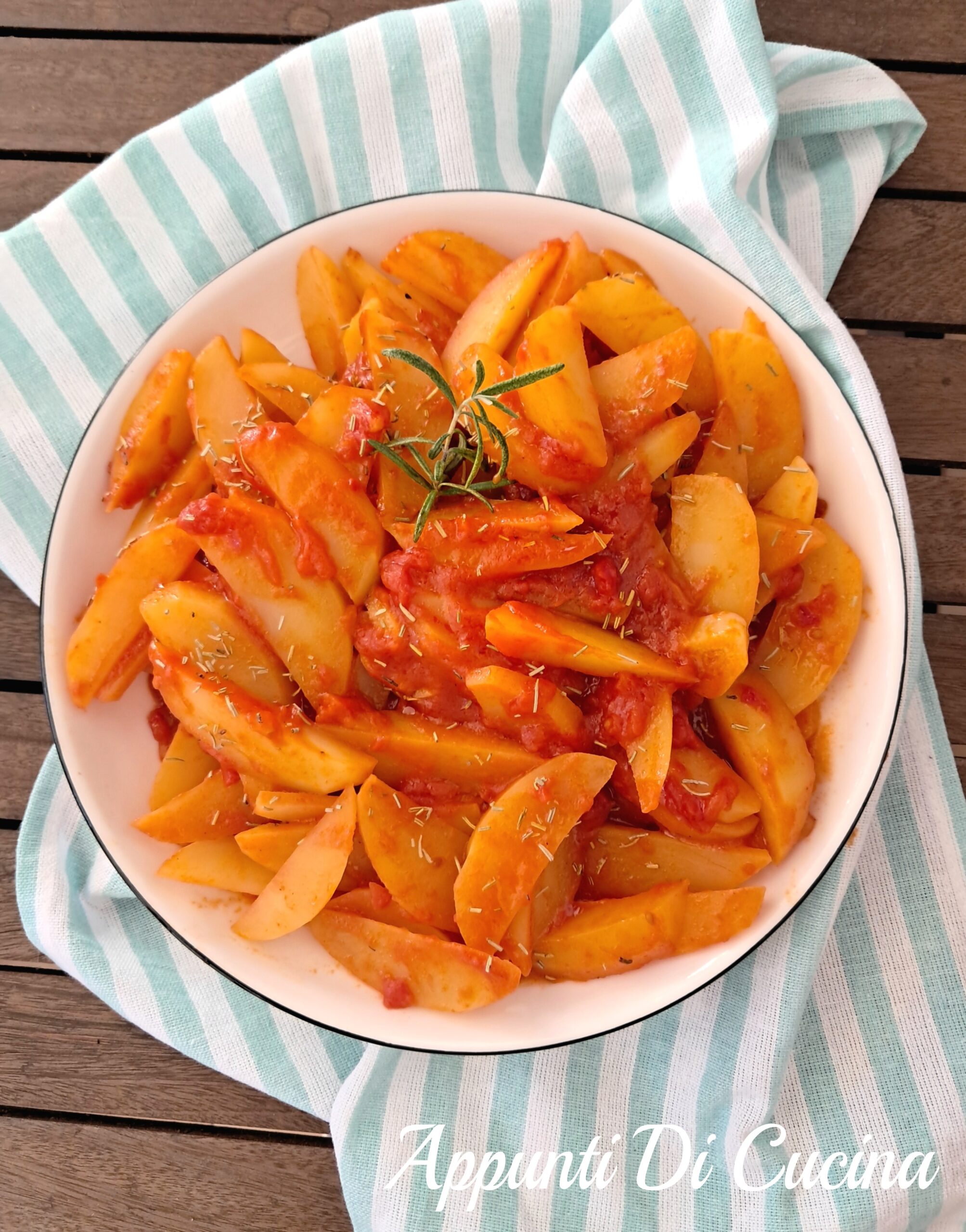 KARTOFFELN MIT TOMATEN