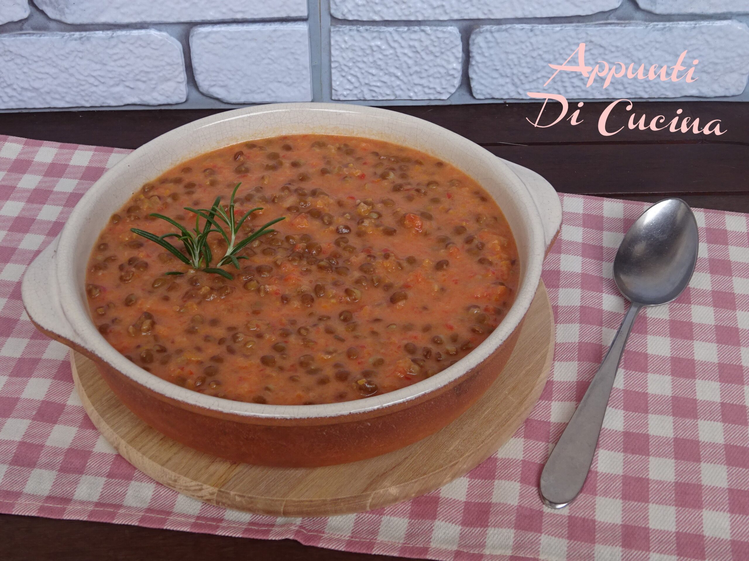 LINSENSUPPE MIT KOKOSCREME