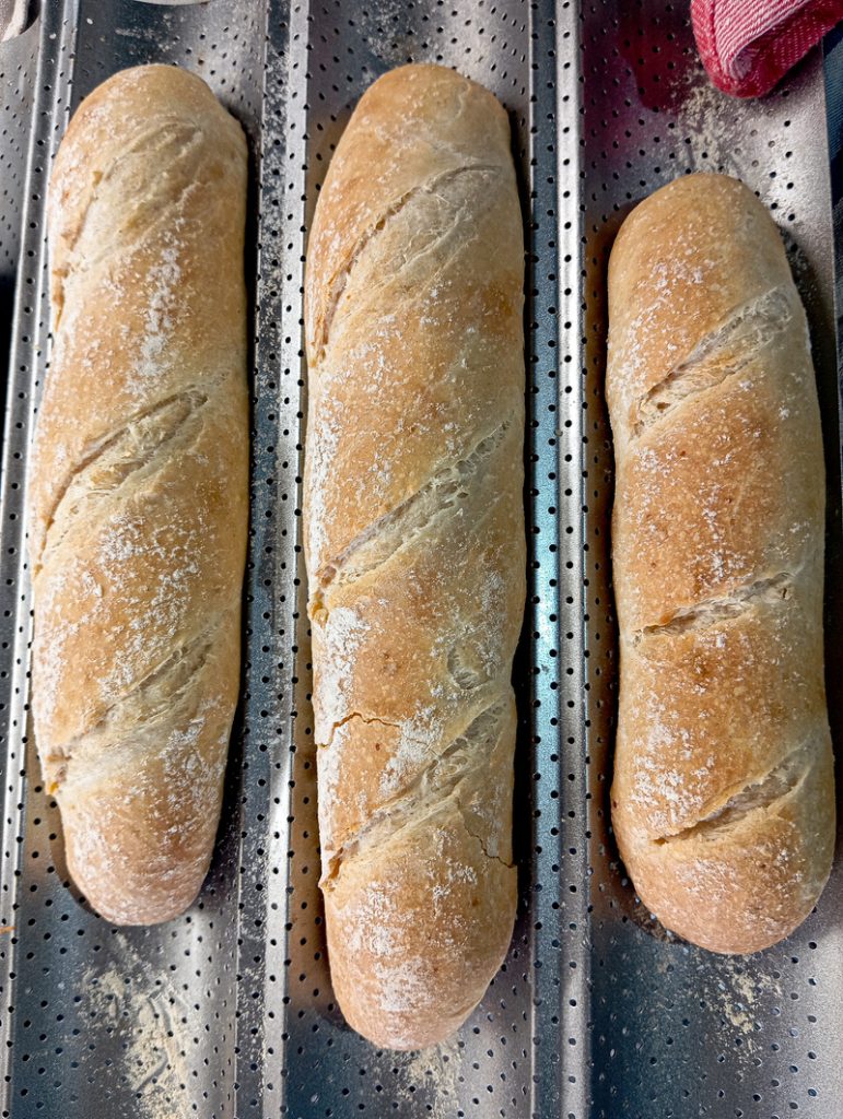 WEICHES BROT MIT SAUERTEIG