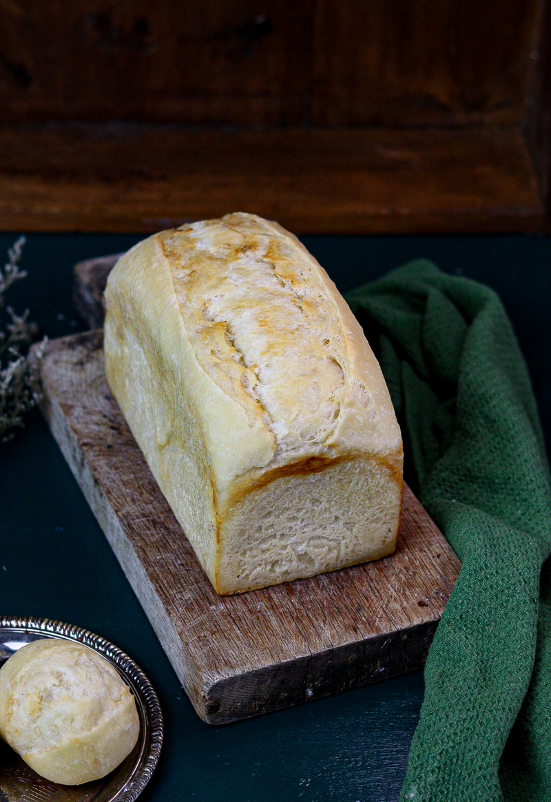 WEISSBROT OHNE BUTTER UND EIER IM TEIG, LEICHT UND EINFACH