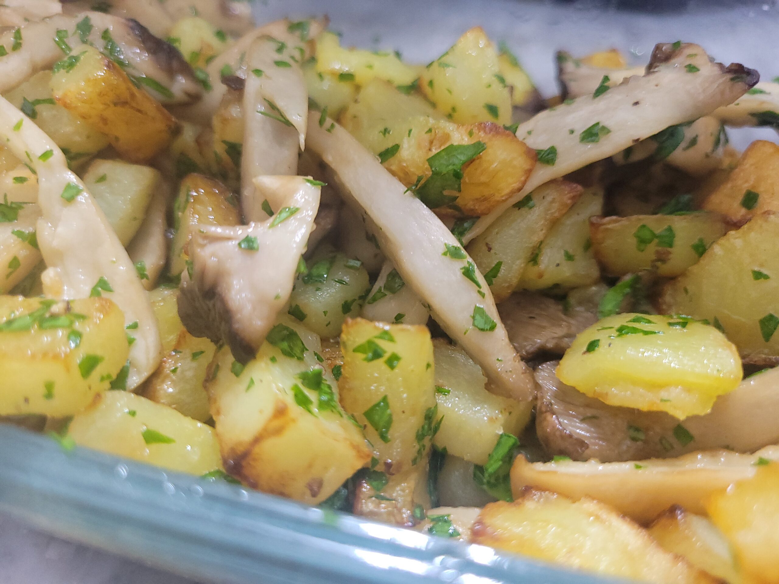 Cardoncelli und Kartoffeln in der Heißluftfritteuse