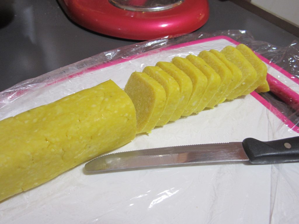 Salzige Kekse mit Kurkuma